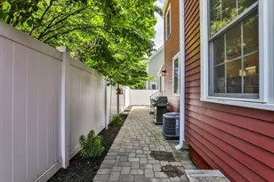 7 Hancock St, Newburyport, MA 01950 - Photo 30