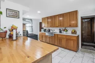23 Ames St, Lowell, MA 01852 - Photo 4