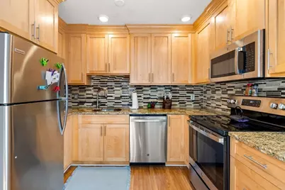 9 Barton Sq #201, Salem, MA 01970 - Photo 8