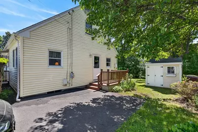 22 Myrtle Ave, Acushnet, MA 02743 - Photo 4