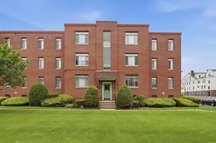 20 Ashland St, Worcester, MA 01609 - Photo 1