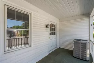 40 Yorktown Dr, Springfield, MA 01108 - Photo 16