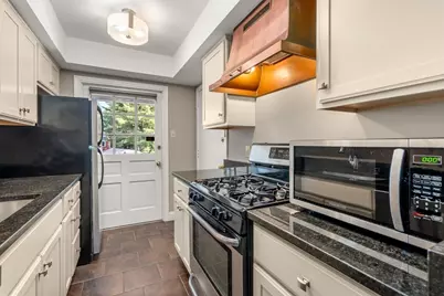 40 Yorktown Dr #D, Springfield, MA 01108 - Photo 8