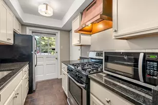 40 Yorktown Dr, Springfield, MA 01108 - Photo 8