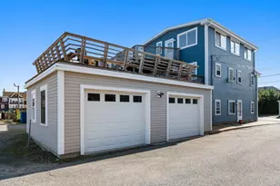 585 Shirley St, Winthrop, MA 02152 - Photo 14