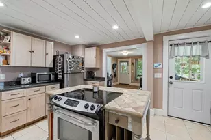 138 Charlton St, Southbridge, MA 01550 - Photo 6