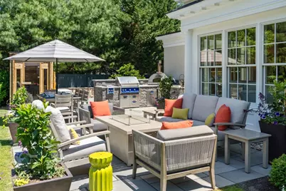 10 Burnham Rd, Newton, MA 02465 - Photo 14