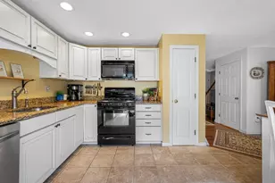 15 Pinecrest Village, Hopkinton, MA 01748 - Photo 8