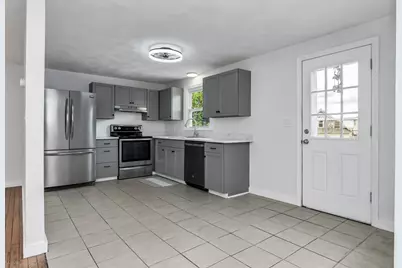15 Crescent St #D, Lawrence, MA 01841 - Photo 6