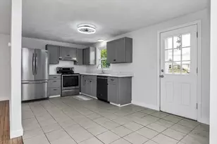 15 Crescent St, Lawrence, MA 01841 - Photo 6