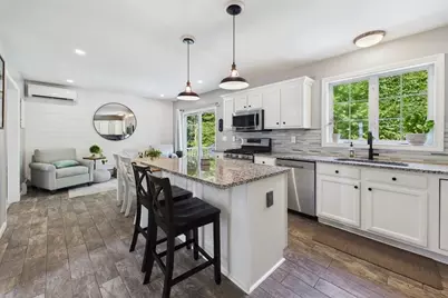 75 Erin Ct, New Bedford, MA 02745 - Photo 4
