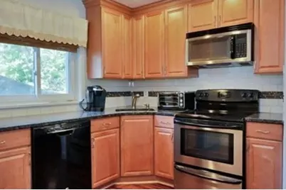 23 Jacqueline Rd #B, Waltham, MA 02452 - Photo 2