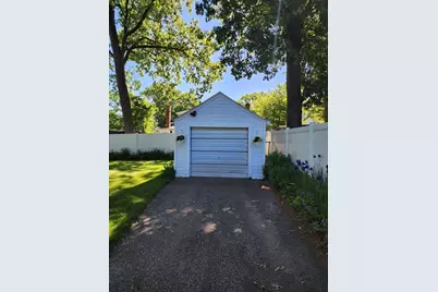 235 Chalmers St, Springfield, MA 01118 - Photo 2
