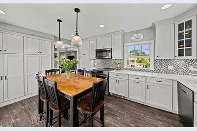25 Franklin St, Woburn, MA 01801 - Photo 22