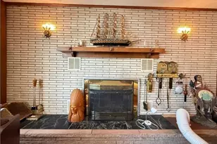 20 Indian Point Rd, Webster, MA 01570 - Photo 6