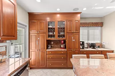 296 College Farm Rd, Waltham, MA 02451 - Photo 6