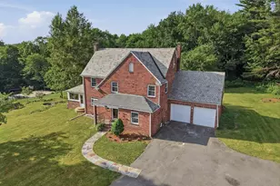 2055 Allen St, Springfield, MA 01118 - Photo 2