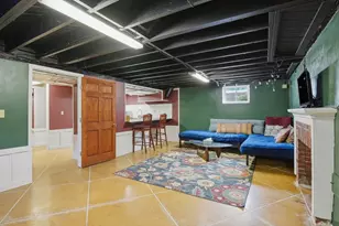2055 Allen St, Springfield, MA 01118 - Photo 32