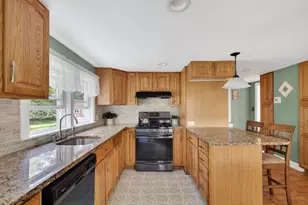 26 Oriole St, New Bedford, MA 02745 - Photo 10
