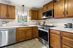 7 Bonnie Briar Rd, Barnstable, MA 02655 - Photo 10