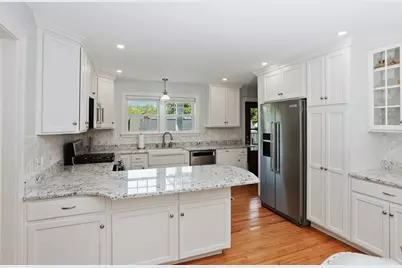 55 Gregory St, Marblehead, MA 01945 - Photo 8