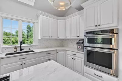 2 Watkins Ln, Southborough, MA 01772 - Photo 8