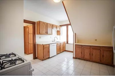 72-74 Crystal Ave #3, Springfield, MA 01108 - Photo 2