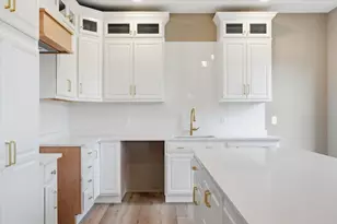 763 Massachusetts Ave, Lunenburg, MA 01462 - Photo 8