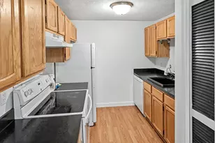 182 Heritage Dr, Northbridge, MA 01588 - Photo 4
