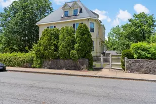 216 Prospect St, Fall River, MA 02720 - Photo 2