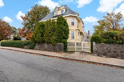 216 Prospect St, Fall River, MA 02720 - Photo 4