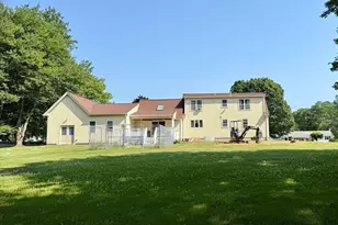 842 Wood St, Swansea, MA 02777 - Photo 12