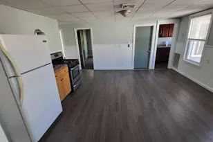 19 Gardner Ave, Lowell, MA 01854 - Photo 4