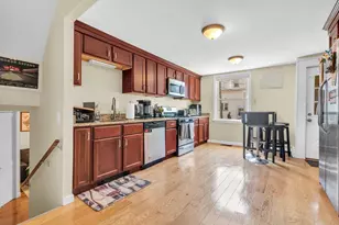 194 W Fifth St, Boston, MA 02127 - Photo 2