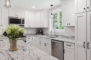109 Thurlow St, Georgetown, MA 01833 - Photo 8