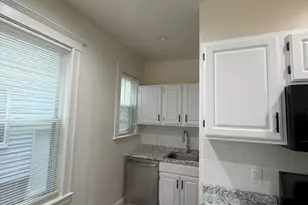 27 Hosmer St, Boston, MA 02126 - Photo 2