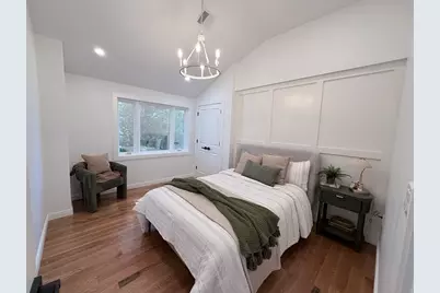 7 Berkeley St, Melrose, MA 02176 - Photo 12