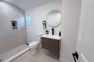 7 Berkeley St, Melrose, MA 02176 - Photo 14