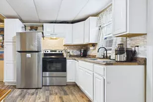 615 Robeson St, Fall River, MA 02720 - Photo 8