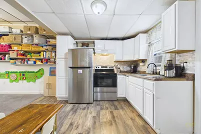 615 Robeson St, Fall River, MA 02720 - Photo 18