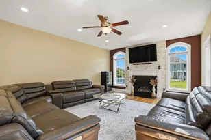120 Mohawk Path, Holliston, MA 01746 - Photo 16