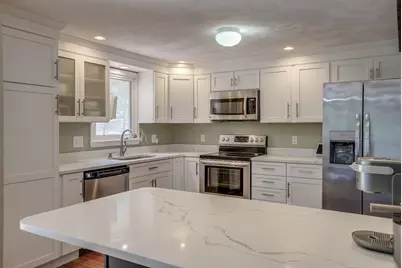 7 Briarwood Rd, Woburn, MA 01801 - Photo 2