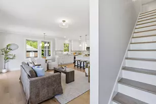 67 Queen St, East Greenwich, RI 02818 - Photo 16