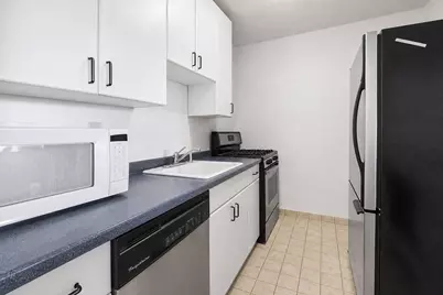 8 Whittier Pl #21B, Boston, MA 02114 - Photo 4