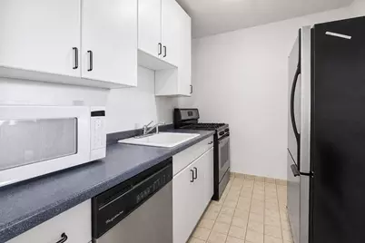 8 Whittier Pl #21B, Boston, MA 02114 - Photo 4