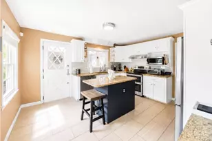 11 Autumn Ln, Attleboro, MA 02703 - Photo 4