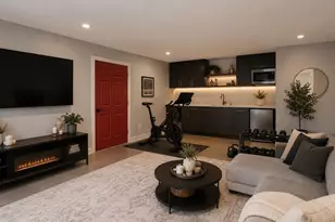 8 Andover Rd, Beverly, MA 01915 - Photo 16