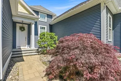 27 W River St, Upton, MA 01568 - Photo 2