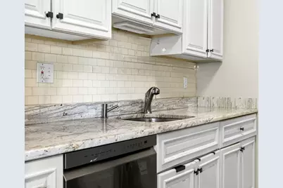 566 Commonwealth #401, Boston, MA 02215 - Photo 6