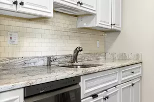 566 Commonwealth, Boston, MA 02215 - Photo 6